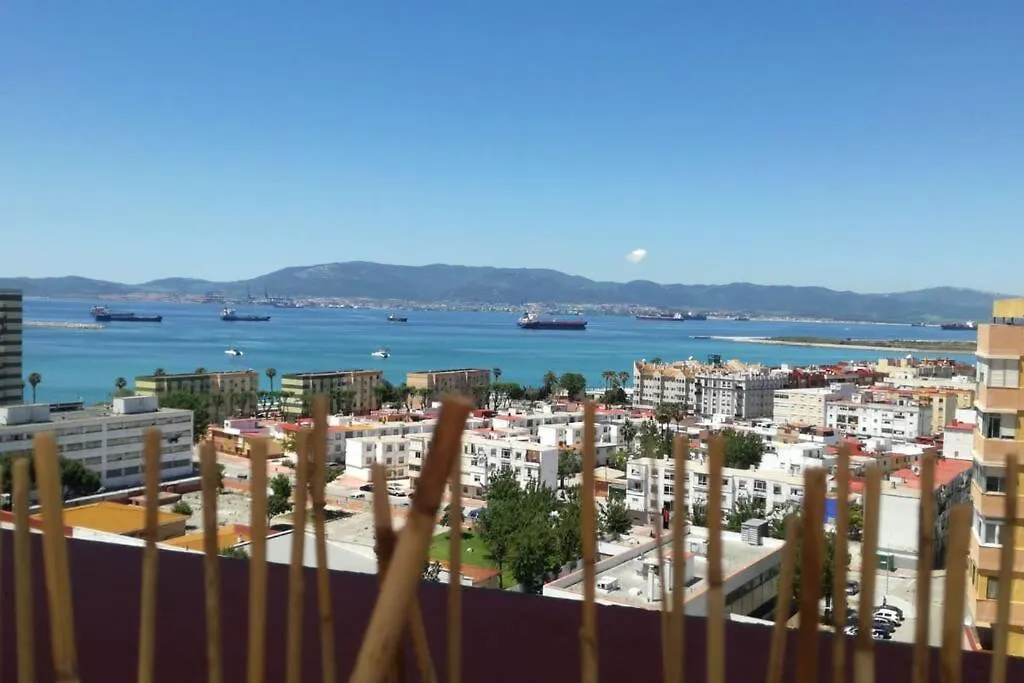 Fabulous Penthouse Apartment La Linea de la Concepcion